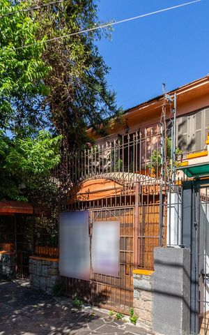 Casa à venda com 217m², 4 quartos e 1 vaga Casa à venda com 217m², 4 quartos e 1 vagaFachada