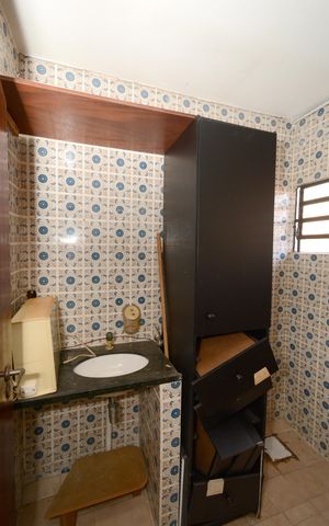 Casa à venda com 450m², 3 quartos e 3 vagasEscritório - Banheiro