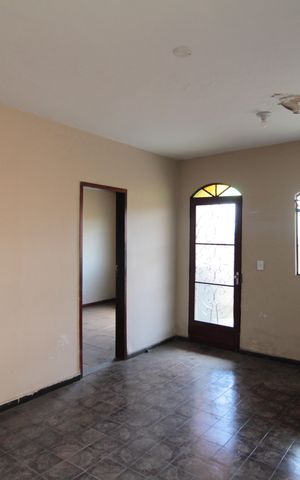 Casa à venda com 360m², 5 quartos e 2 vagasSala