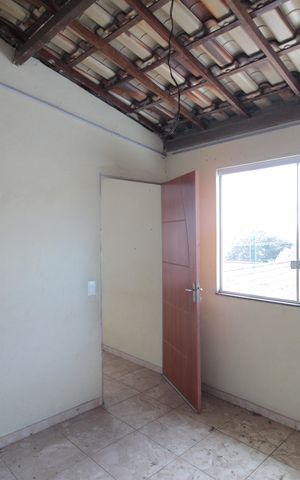 Casa à venda com 360m², 5 quartos e 2 vagasCasa dos Fundos | Quarto