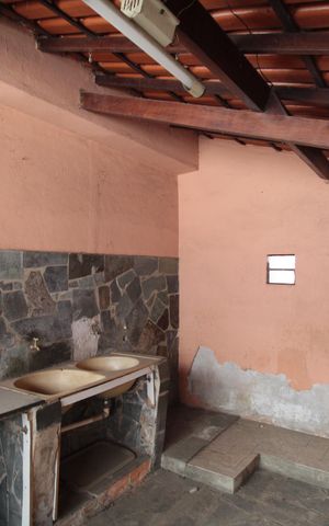 Casa à venda com 360m², 5 quartos e 2 vagasÁrea de Serviço