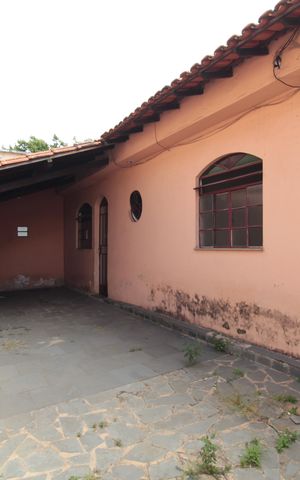 Casa à venda com 360m², 5 quartos e 2 vagasGaragem