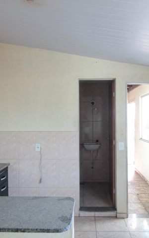Casa à venda com 360m², 5 quartos e 2 vagasCasa dos Fundos | Sala e Cozinha