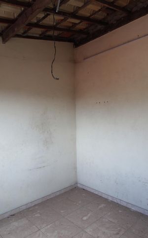 Casa à venda com 360m², 5 quartos e 2 vagasCasa dos Fundos | Quarto