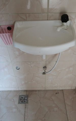 Casa à venda com 360m², 5 quartos e 2 vagasCasa dos Fundos | Banheiro