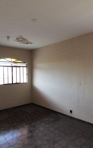 Casa à venda com 360m², 5 quartos e 2 vagasSala