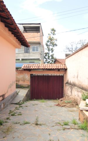 Casa à venda com 360m², 5 quartos e 2 vagasGaragem