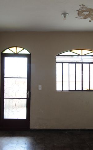 Casa à venda com 360m², 5 quartos e 2 vagasSala
