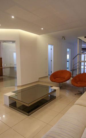 Casa de condomínio para alugar com 323m², 3 quartos e 4 vagas Casa de condomínio para alugar com 323m², 3 quartos e 4 vagasSala