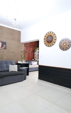 Casa de condomínio à venda com 300m², 4 quartos e 2 vagasSala