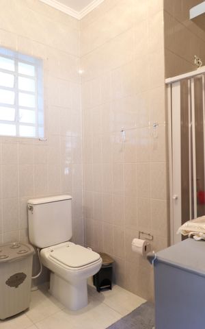 Casa de condomínio à venda com 300m², 4 quartos e 2 vagasBanheiro Social