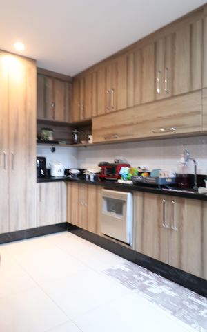 Casa de condomínio à venda com 300m², 4 quartos e 2 vagasCozinha