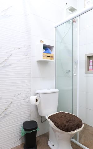 Casa de condomínio à venda com 300m², 4 quartos e 2 vagasBanheiro da Suíte 2