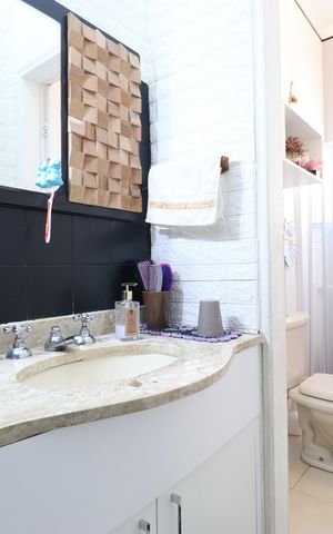 Casa de condomínio à venda com 300m², 4 quartos e 2 vagasLavabo