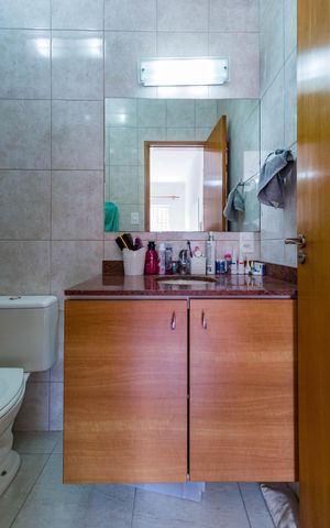 Casa à venda com 358m², 3 quartos e 5 vagas Casa à venda com 358m², 3 quartos e 5 vagasBanheiro da Suíte 3