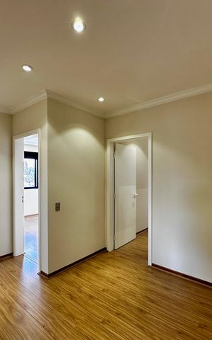 Apartamento para alugar com 216m², 3 quartos e 3 vagas Apartamento para alugar com 216m², 3 quartos e 3 vagasCorredor