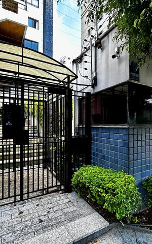 Apartamento para alugar com 216m², 3 quartos e 3 vagas Apartamento para alugar com 216m², 3 quartos e 3 vagasFachada
