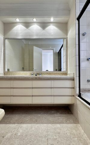 Apartamento para alugar com 216m², 3 quartos e 3 vagas Apartamento para alugar com 216m², 3 quartos e 3 vagasBanheiro da Suíte 3