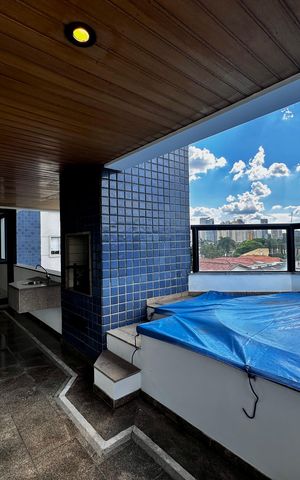 Apartamento para alugar com 216m², 3 quartos e 3 vagas Apartamento para alugar com 216m², 3 quartos e 3 vagasVaranda