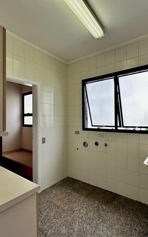 Apartamento para alugar com 216m², 3 quartos e 3 vagas Apartamento para alugar com 216m², 3 quartos e 3 vagasÁrea de Serviço
