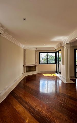Apartamento para alugar com 216m², 3 quartos e 3 vagas Apartamento para alugar com 216m², 3 quartos e 3 vagasSala