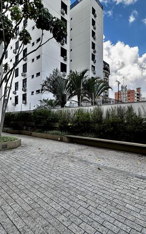 Apartamento para alugar com 216m², 3 quartos e 3 vagas Apartamento para alugar com 216m², 3 quartos e 3 vagasÁrea Comum - Área externa