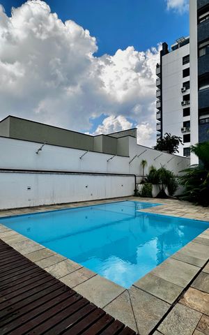 Apartamento para alugar com 216m², 3 quartos e 3 vagas Apartamento para alugar com 216m², 3 quartos e 3 vagasÁrea comum - Piscina