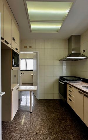 Apartamento para alugar com 216m², 3 quartos e 3 vagas Apartamento para alugar com 216m², 3 quartos e 3 vagasCozinha