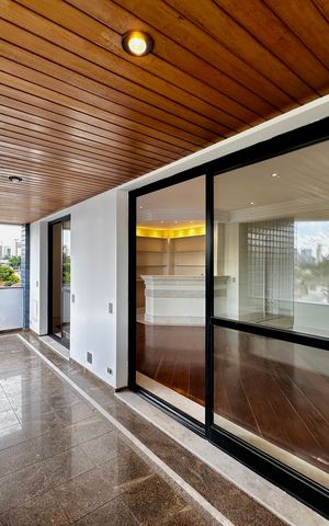Apartamento para alugar com 216m², 3 quartos e 3 vagas Apartamento para alugar com 216m², 3 quartos e 3 vagasVaranda