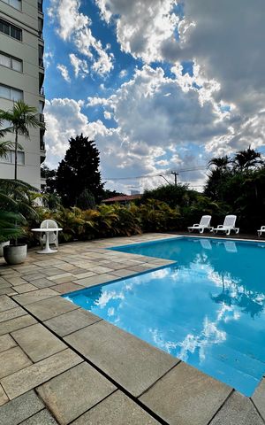 Apartamento para alugar com 216m², 3 quartos e 3 vagas Apartamento para alugar com 216m², 3 quartos e 3 vagasÁrea comum - Piscina