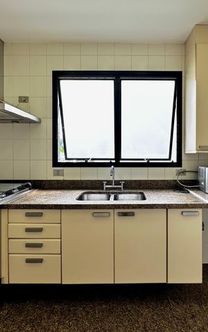 Apartamento para alugar com 216m², 3 quartos e 3 vagas Apartamento para alugar com 216m², 3 quartos e 3 vagasCozinha
