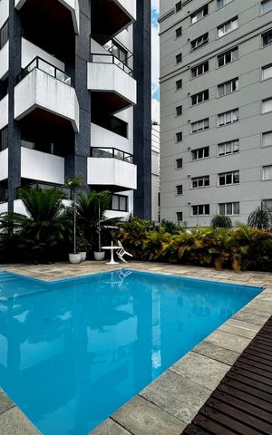 Apartamento para alugar com 216m², 3 quartos e 3 vagas Apartamento para alugar com 216m², 3 quartos e 3 vagasÁrea comum - Piscina