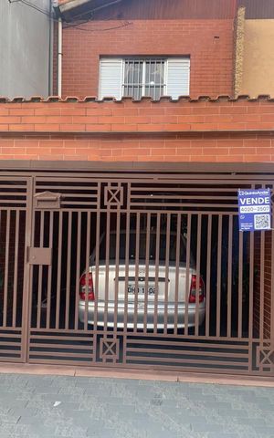 Casa à venda com 173m², 2 quartos e 2 vagasFachada