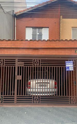 Casa à venda com 173m², 2 quartos e 2 vagasFachada