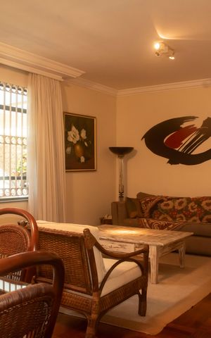 Casa à venda com 282m², 4 quartos e 3 vagasSala