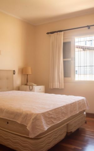 Casa à venda com 282m², 4 quartos e 3 vagasSuíte 2