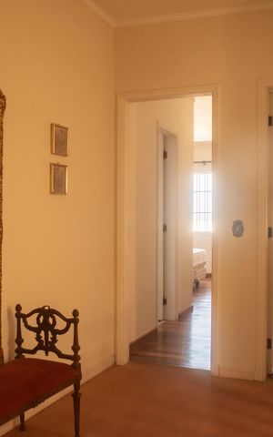 Casa à venda com 282m², 4 quartos e 3 vagasCorredor