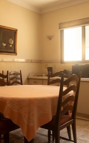 Casa à venda com 282m², 4 quartos e 3 vagasCopa