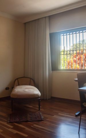 Casa à venda com 282m², 4 quartos e 3 vagasSuíte 4