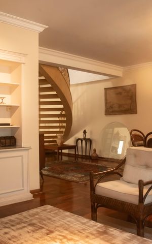Casa à venda com 282m², 4 quartos e 3 vagasSala
