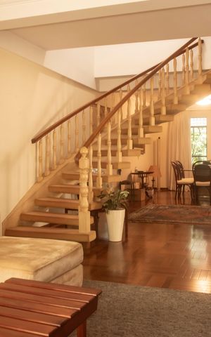 Casa à venda com 282m², 4 quartos e 3 vagasSala