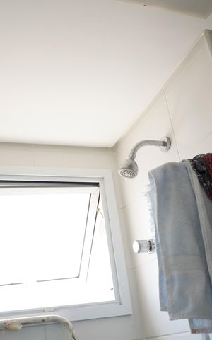 Apartamento à venda com 99m², 3 quartos e 4 vagasBanheiro de Serviço