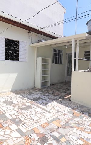 Casa para alugar com 40m², 1 quarto e 1 vagaQuintal
