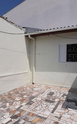 Casa para alugar com 40m², 1 quarto e 1 vagaQuintal