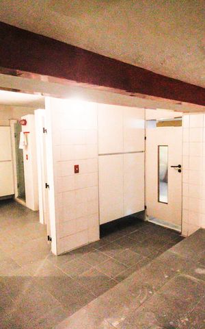 Casa à venda com 700m², 3 quartos e 5 vagas Casa à venda com 700m², 3 quartos e 5 vagasÁrea comum