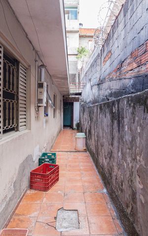 Casa à venda com 125m², 2 quartos e 2 vagas Casa à venda com 125m², 2 quartos e 2 vagasCorredor