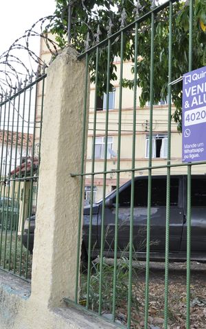 Apartamento à venda com 55m², 2 quartos e 1 vagaFachada e Placa