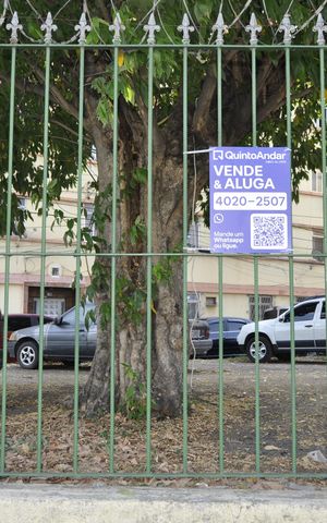 Apartamento à venda com 55m², 2 quartos e 1 vagaFachada e Placa