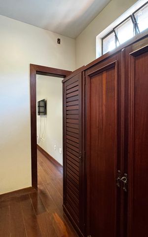 Casa à venda com 400m², 8 quartos e 5 vagas Casa à venda com 400m², 8 quartos e 5 vagasSuíte 2