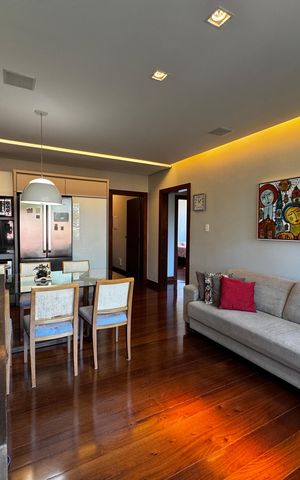 Casa à venda com 400m², 8 quartos e 5 vagas Casa à venda com 400m², 8 quartos e 5 vagasSala